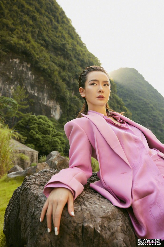 我想去桂林！宋佳、戚薇桂林拍写真，硬生生把广西拍火了