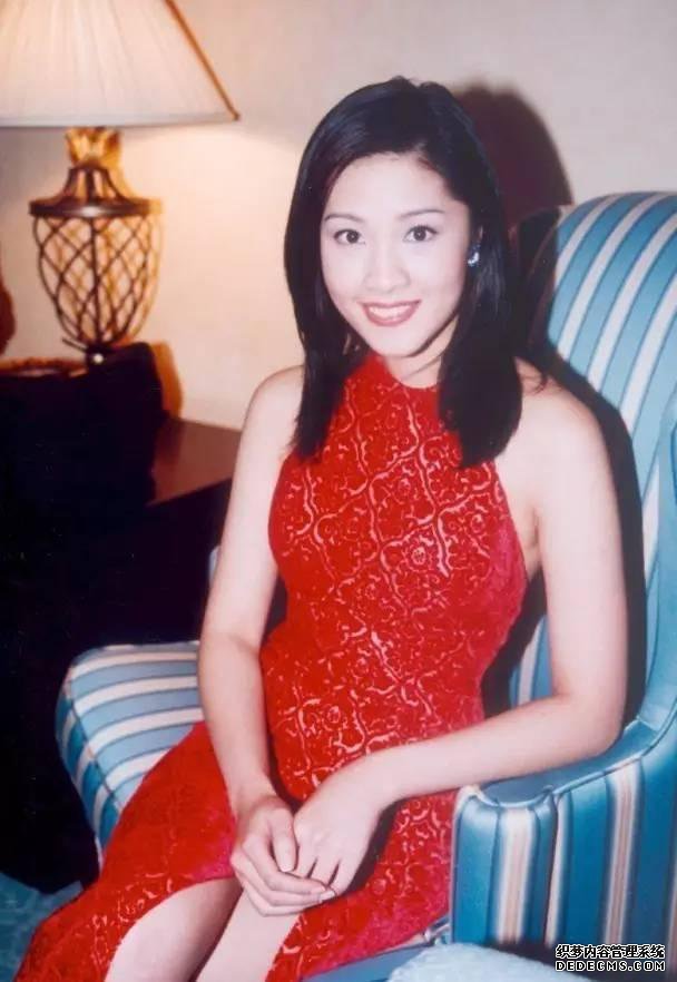 曾打败佘诗曼的翁嘉穗，没因美貌出名，却因“抢夫大战”广为人知
