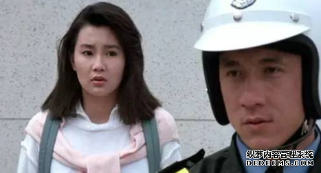 张曼玉：从花瓶到影后，再到跑调的歌手，为何她“自毁英名”？