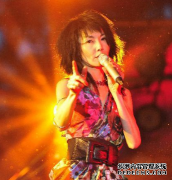 张曼玉：从花瓶到影后，再到跑调的歌手