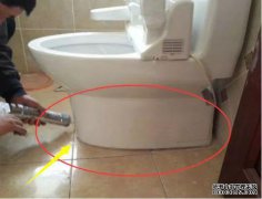 现在谁还用玻璃胶固定马桶，现在流行用