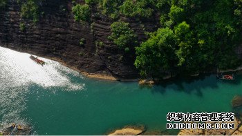 坐着高铁看中国