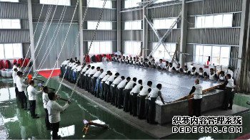 坐着高铁看中国