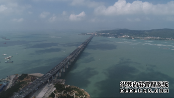坐着高铁看中国