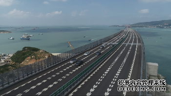 坐着高铁看中国