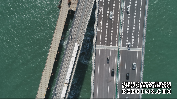 坐着高铁看中国