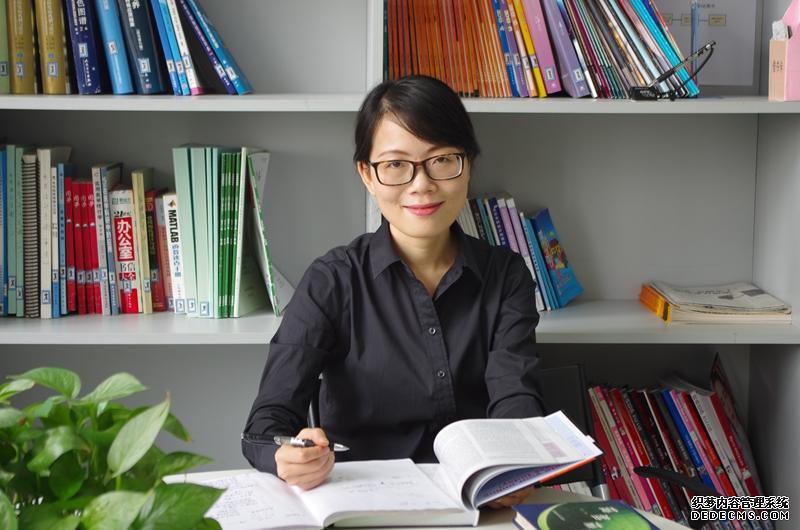 80后女科学家王�：研发国产晶体造福30余万人