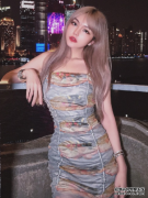 周扬青再拍新写真！齐刘海造型变身童话