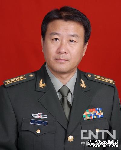 《军事报道》制片人：张伟