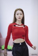 一件礼服让她被嘲咖位小，曾被公司力捧