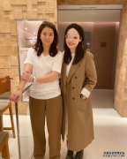 又买包，张智霖袁咏仪逛包店被偶遇