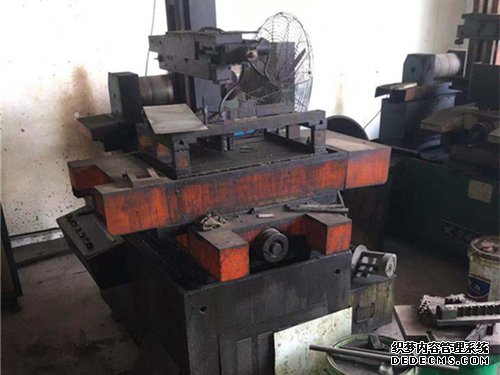 园洲报废汽车拆解的各种做法