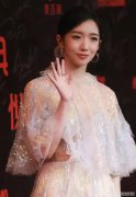 孟美岐10天5套高定，赵丽颖热巴难超数量