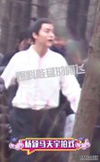 Baby懒理离婚传闻认真拍戏