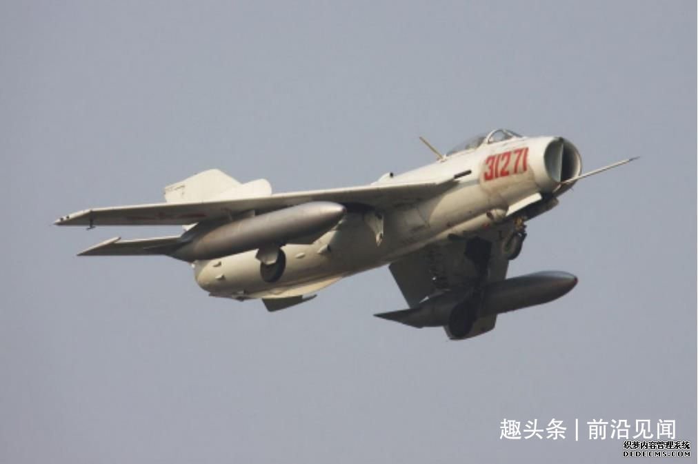 歼-6的辉煌苦难历程：曾经半年生产300架，有299架不合格