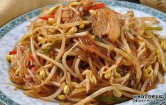 女性不想满脸皱纹，可以多吃3种食物，营