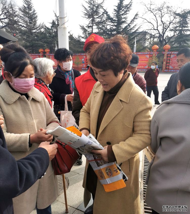 平凉市总工会、工人文化宫举办“学雷锋志愿服务活动”