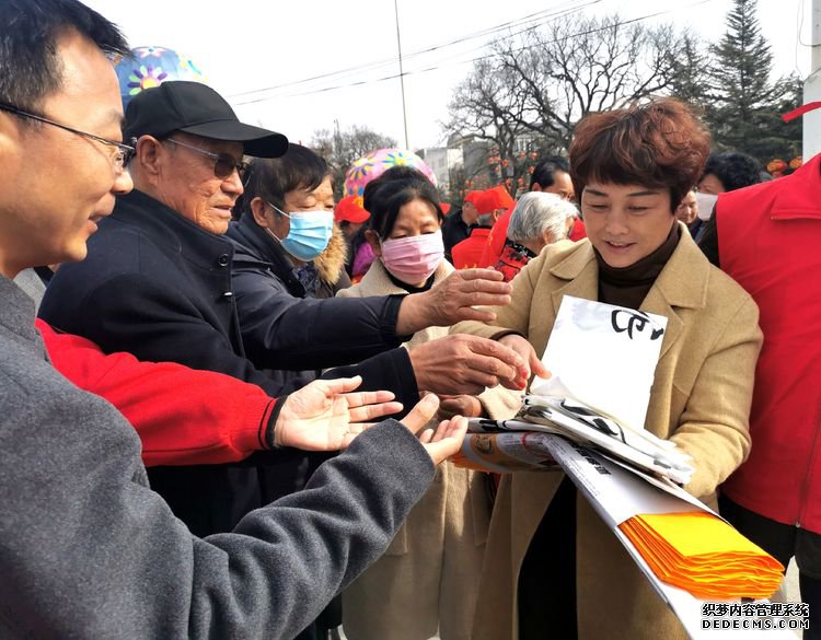 平凉市总工会、工人文化宫举办“学雷锋志愿服务活动”