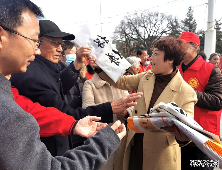 平凉市总工会、工人文化宫举办“学雷锋志愿服务活动”
