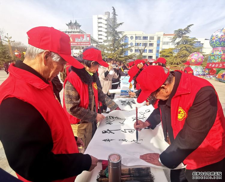 平凉市总工会、工人文化宫举办“学雷锋志愿服务活动”