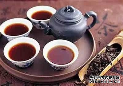 喝水会伤肾？四种错误的喝水方式一定要避免，养肾从喝水做起