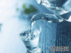 喝水会伤肾？四种错误的喝水方式一定要