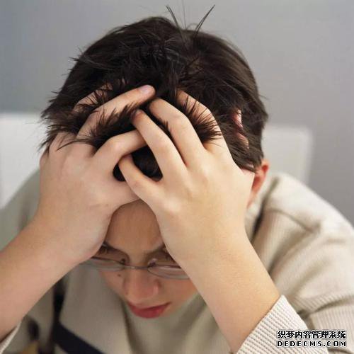 老打嗝是什么原因？很多时候不是胃的问题，而是要注意改善这几点