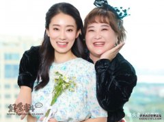 贾玲与张小斐不仅是多年的搭档，更是关