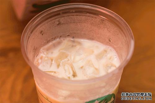 植物蛋白饮领导者OATLY，燕麦奶的“野心”不止于咖啡店