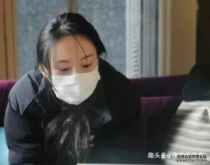 郑爽开庭中的7个“诡异”细节，折射出住在她心中的“魔鬼人格”