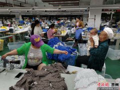 习水县工会“引厂”进社区 搬迁民众家门