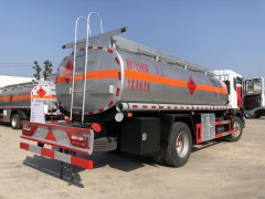 东风多利卡D9运油车，看完才知道为什么