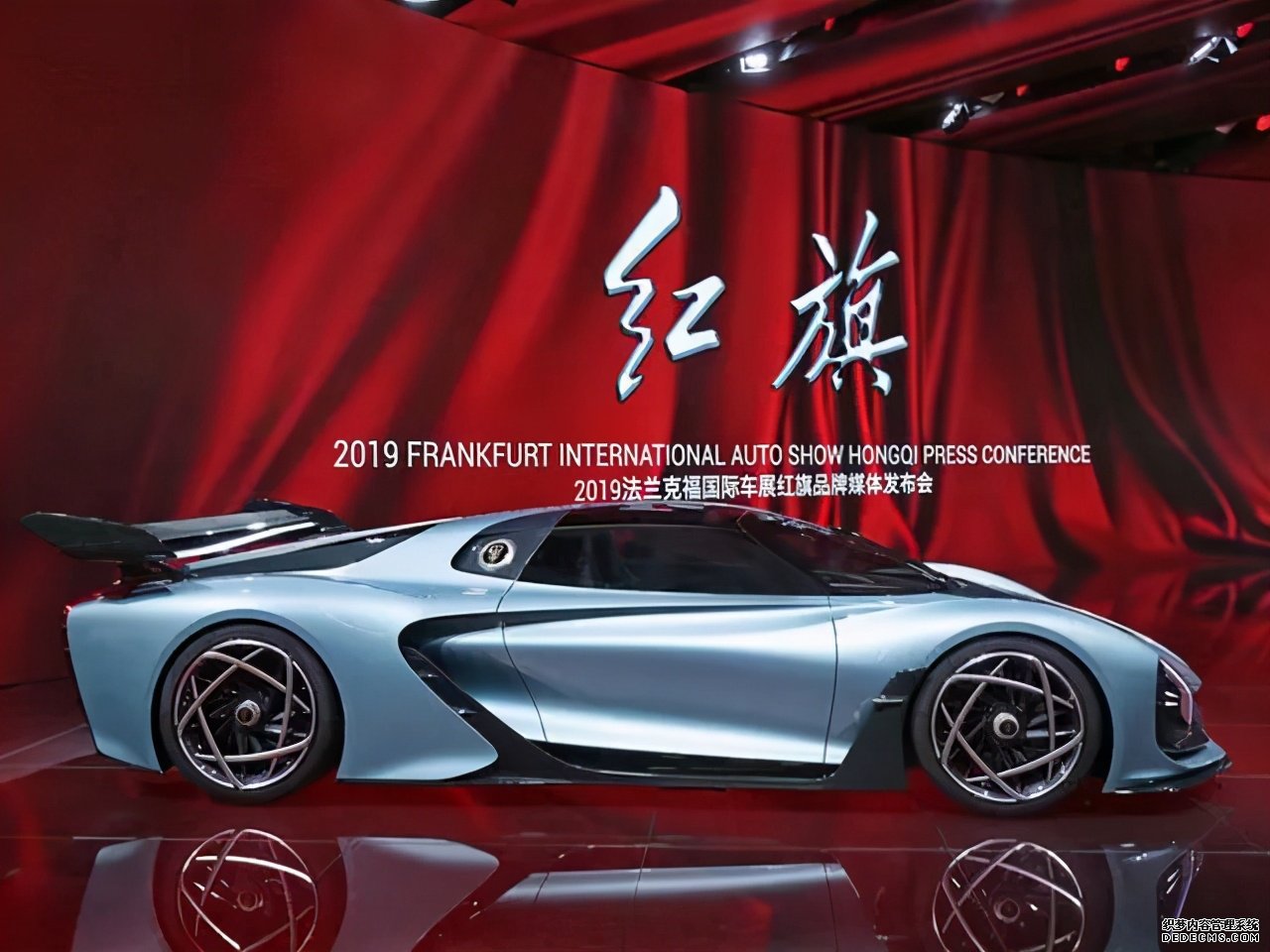 宏光MINIEV敞篷版、红旗S9上海车展亮相；小鹏P5亮相；极星将上市