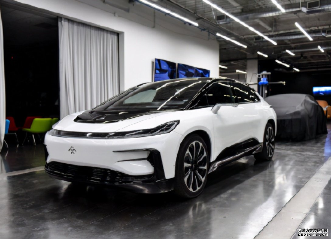 宏光MINIEV敞篷版、红旗S9上海车展亮相；小鹏P5亮相；极星将上市