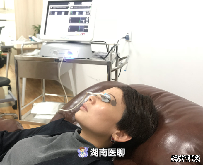 五一假期宅家玩需警惕干眼症！眼科专家支招护眼，还不快学起来