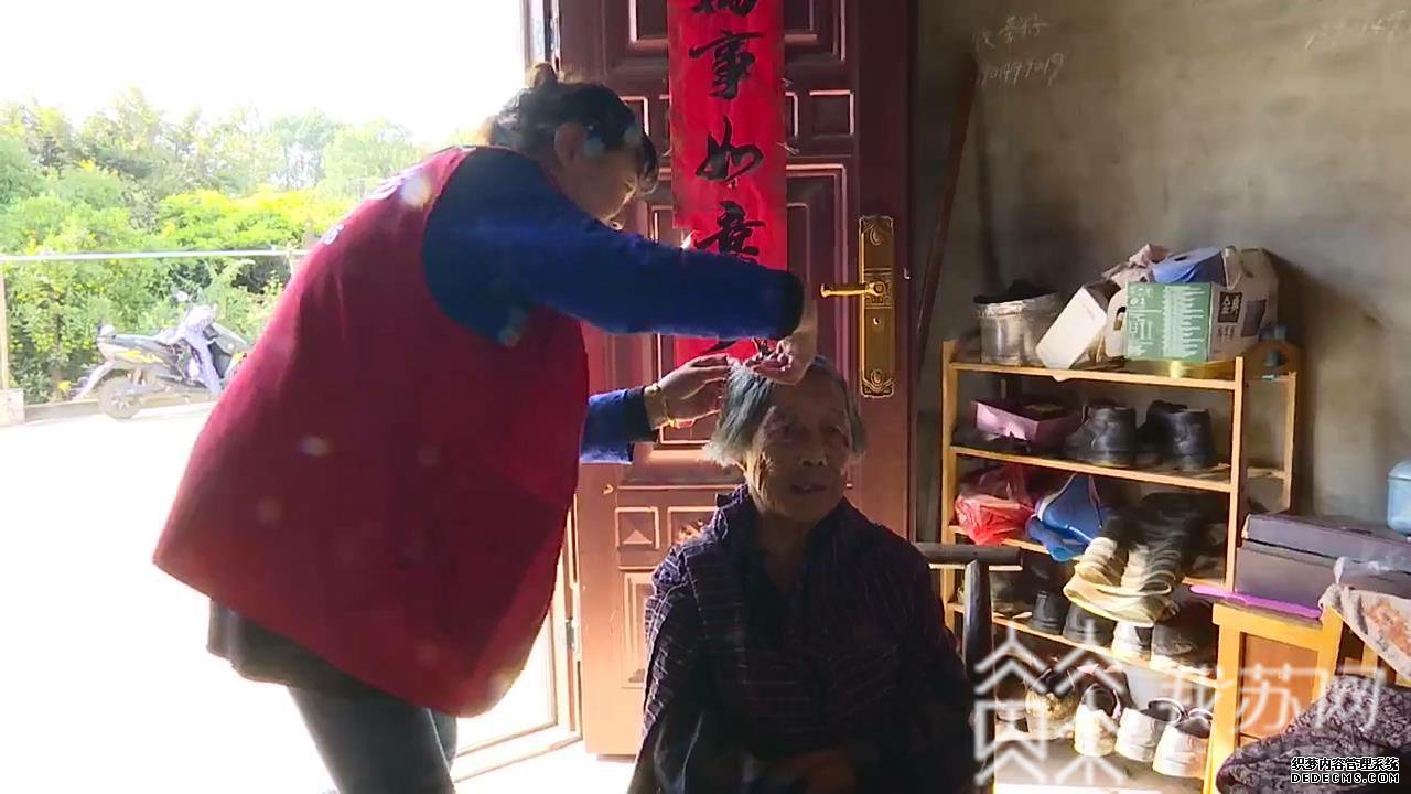 常州：居家养老再提升 长寿之乡“夕阳红”