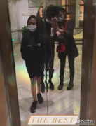 张柏芝带儿子买冰淇淋！小孩不会讲普通