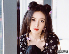 小明兰长大后，小龙女长大后，看到小楚