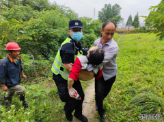 余师傅是条汉子！大白天河里漂来一女子