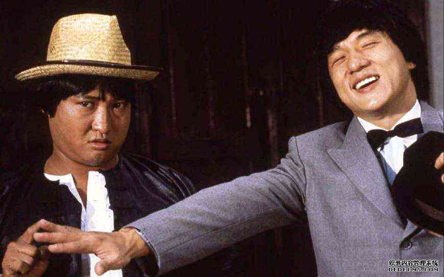 ä»ä¸æé¾å¤æ¬¡åä½ï¼èº«é«1.61ç±³å´èº«æä¸å¡ï¼æ¾ä¸èè¸¢æåå½ªï¼