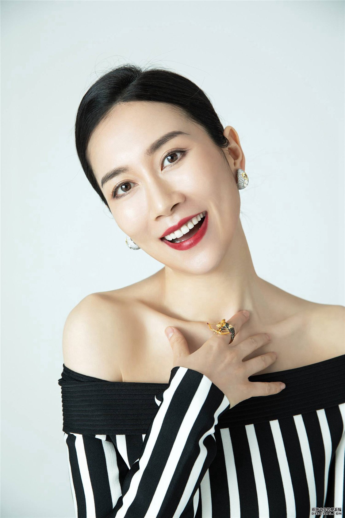 娱乐圈来自云贵的女星，云南的童瑶，贵州的温