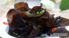 爱美女性不妨多吃3种食物，去除皱纹、美