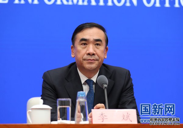 国务院新闻办就推进健康扶贫和医保扶贫、确保
