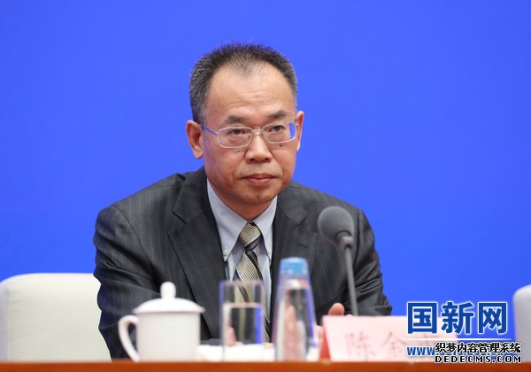 国务院新闻办就推进健康扶贫和医保扶贫、确保