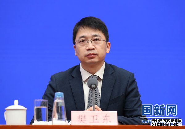 国务院新闻办就推进健康扶贫和医保扶贫、确保