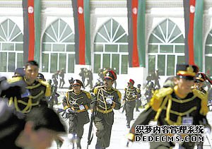 本报评出2008年十大国际军事新闻(组图)