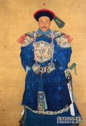 此人文武全才二十六岁成军机大臣，深得