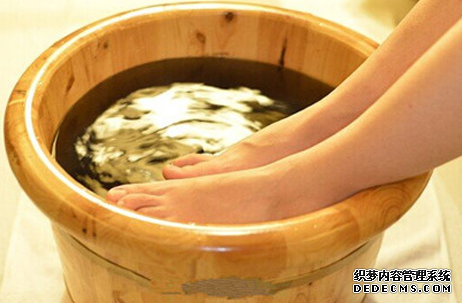 医生提醒：一旦身上有这些症状，多半是肝硬化，为了健康，抓紧查