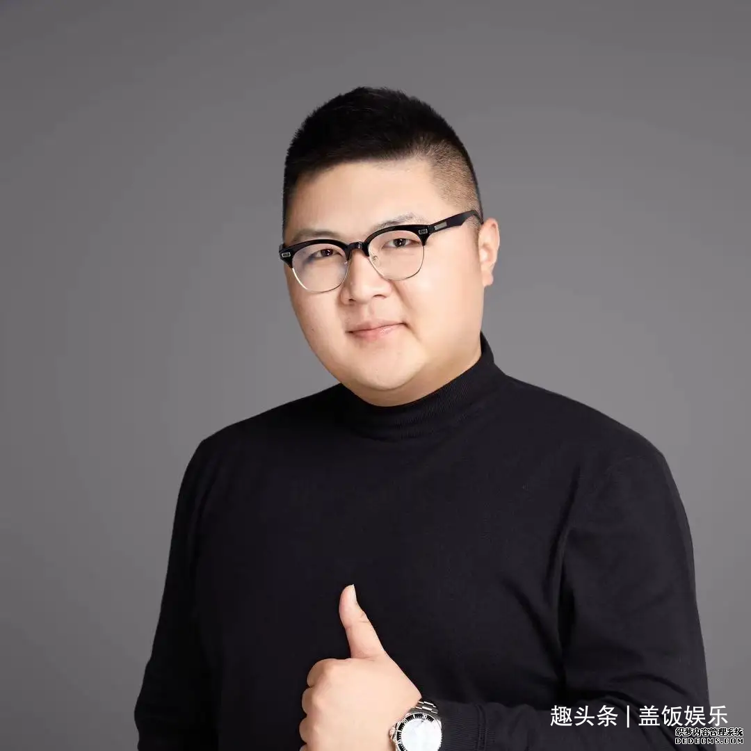 喜事将近？千万粉网红穿拖鞋见家长，女方摆豪华宴席频繁“倒贴”
