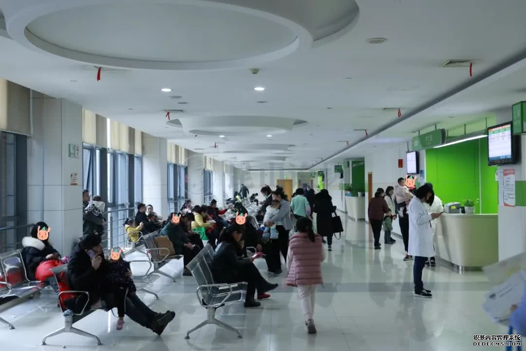 医生：长在8个部位的黑痣，或与癌症“息息相关”，若发现要小心